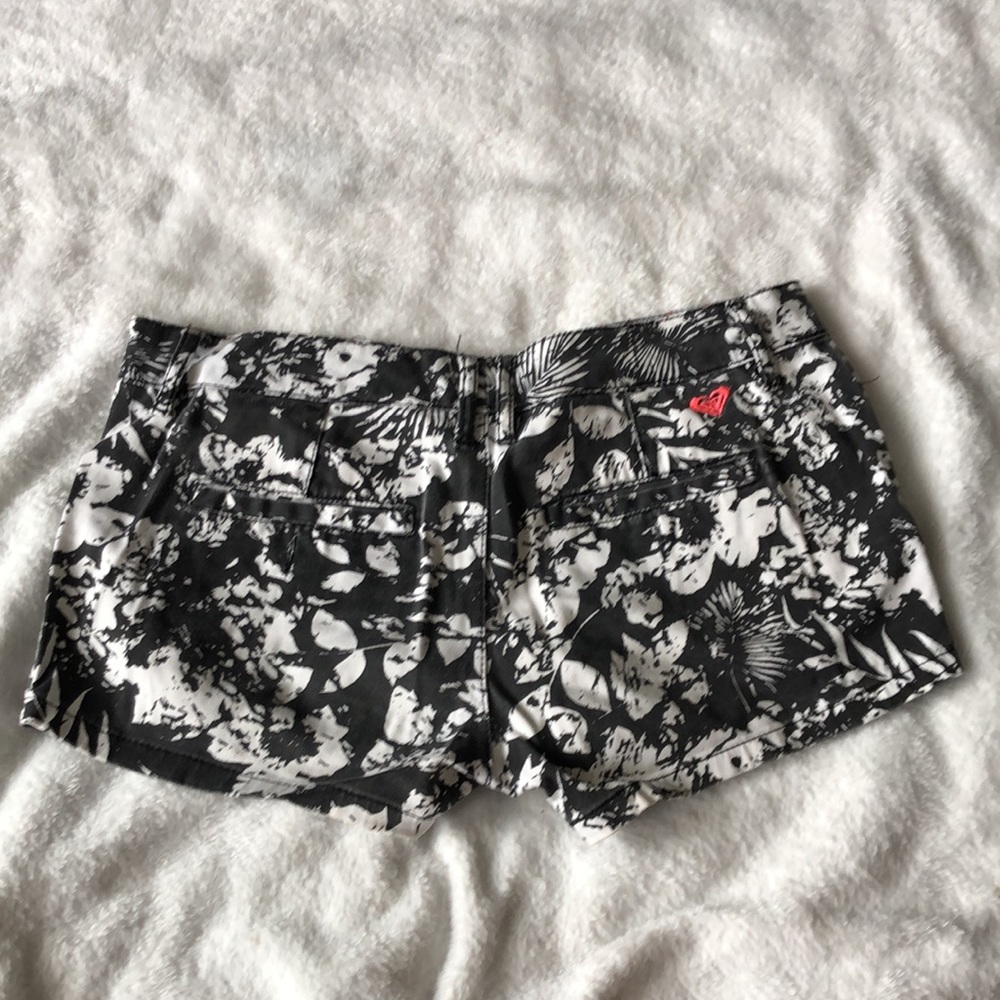 Roxy patterned shorts - Picture 2 of 2